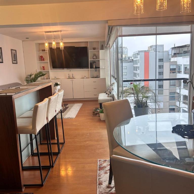Duplex penthouse in Miraflores with terrace - Two-Bedroom Apartment - 67
