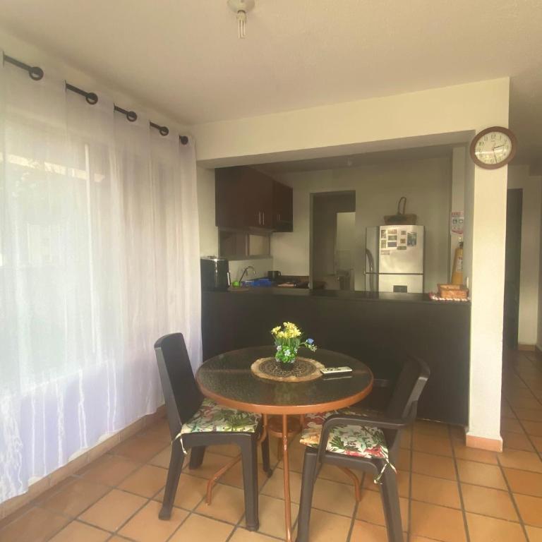 CASA VACACIONAL CON PISCINAS EN SAN JERONIMO - CIUDADELA PREMIUm - Five-Bedroom House - 5