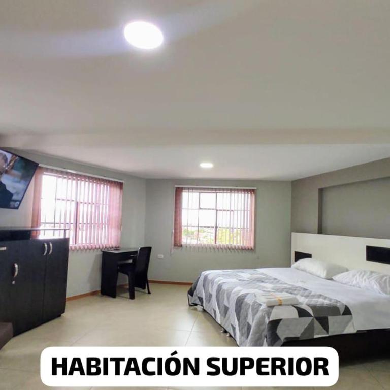 Hotel y Cabañas Rio Mayo - Habitación con cama grande - 2