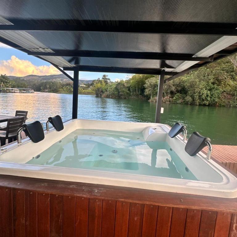 Cabaña flotante con jacuzzi - Casa Móvil - 2