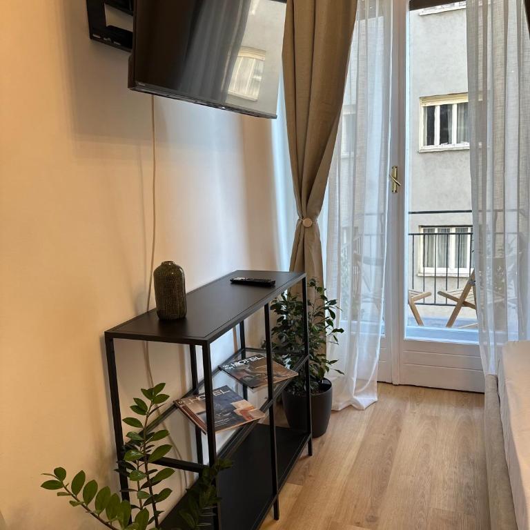 Central Piazza Ponterosso - The Green Nest - Appartamento con Balcone - 19