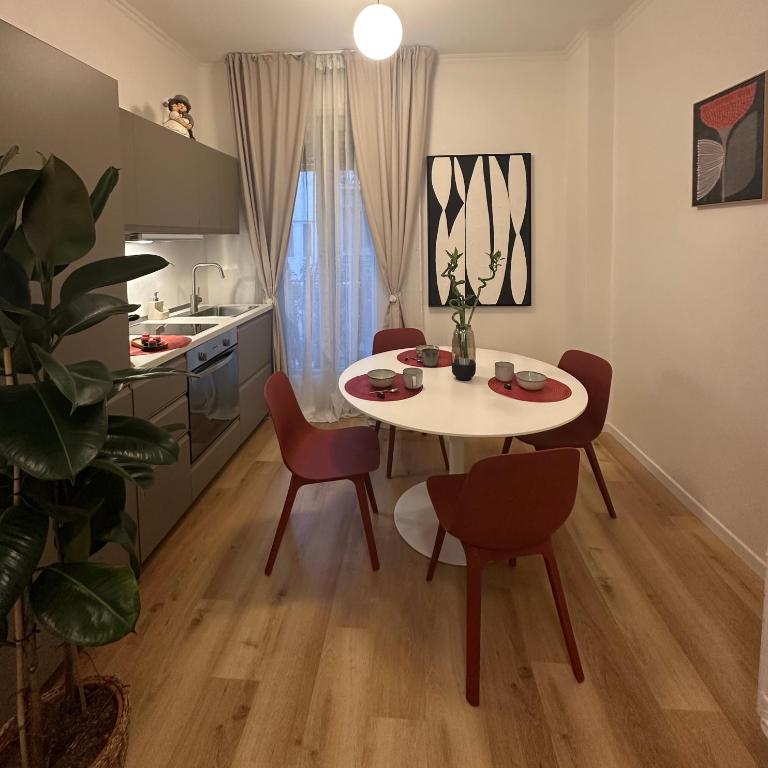 Central Piazza Ponterosso - The Green Nest - Appartamento con Balcone - 17