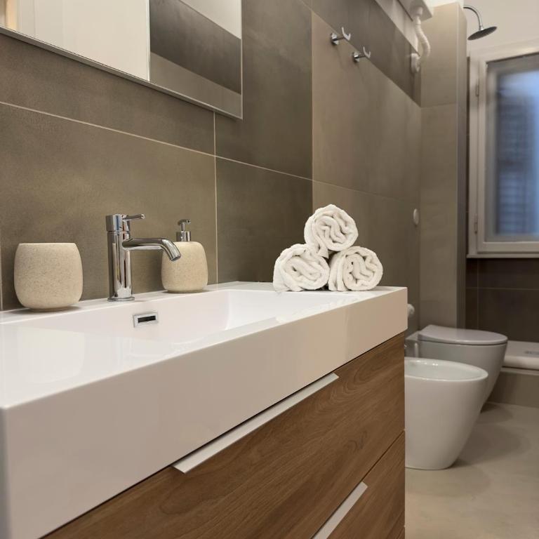 Central Piazza Ponterosso - The Green Nest - Appartamento con Balcone - 22