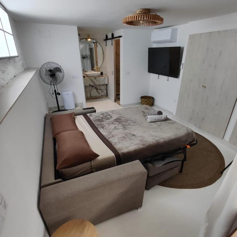 HR12 Amazing plaza mayor - Four-Bedroom Apartment - 8