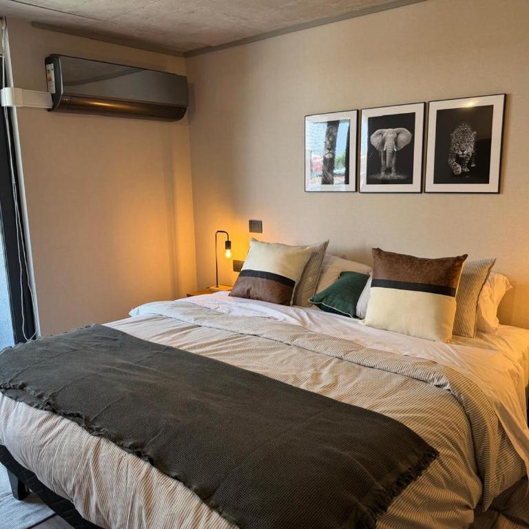 Modern Apt with Terrace and Gym Steps to Metro & Parque Bustamante - Apartment with Terrace - 1