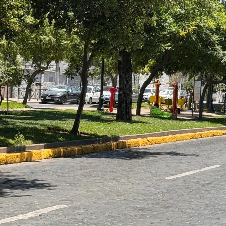 Modern Apt with Terrace and Gym Steps to Metro & Parque Bustamante - Apartment with Terrace - 2