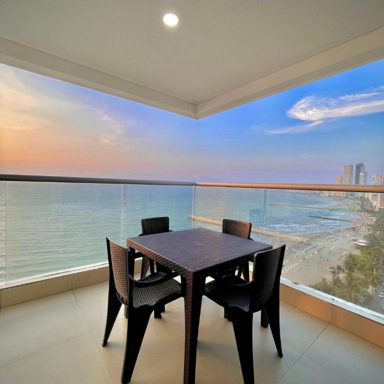 Apartamento Beachfront 16 - Three-Bedroom Apartment - 12