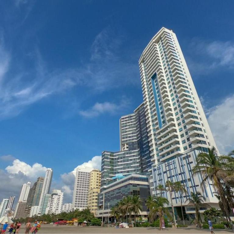 Apartamento Beachfront 16 - Three-Bedroom Apartment - 24