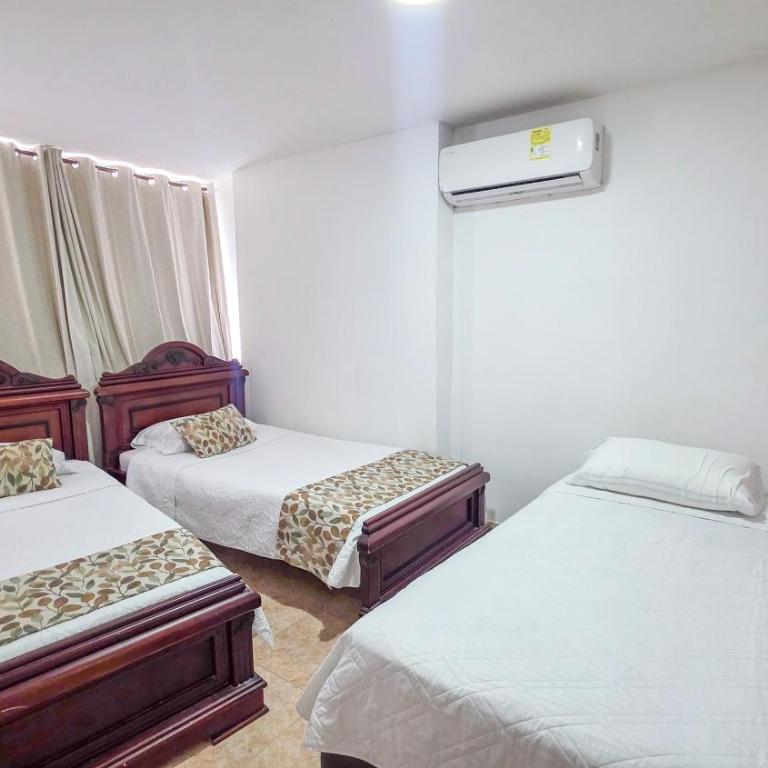 Apt 3 rooms Laguito Cartagena 1 block from the beach - Three-Bedroom Apartment - 18