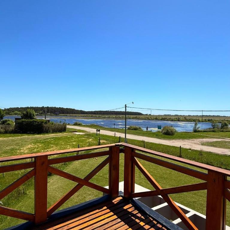 Cabaña moderna frente al lago cerca de la playa - Two-Bedroom House - 2