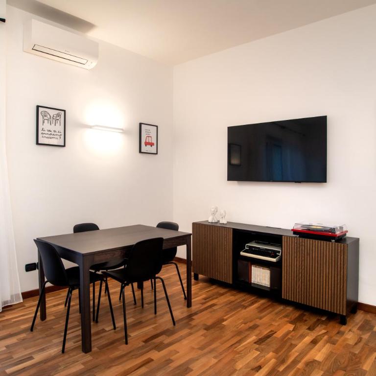 Sul ciglio del Colle - Quiete ed Eleganza Roma Metro Laurentina - Appartamento con 2 Camere da Letto - 3