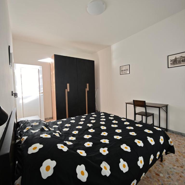 Large Apartment in Garbatella Near the Center of Rome - Two-Bedroom Apartment with City View - 8
