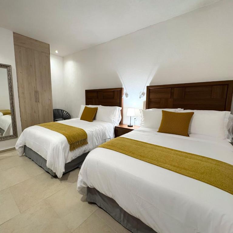 Hotel Casa KARLOTTA - Deluxe 2 Full beds - 4