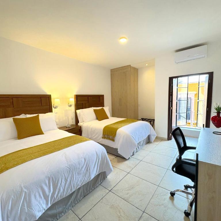 Hotel Casa KARLOTTA - Deluxe 2 Full beds - 1