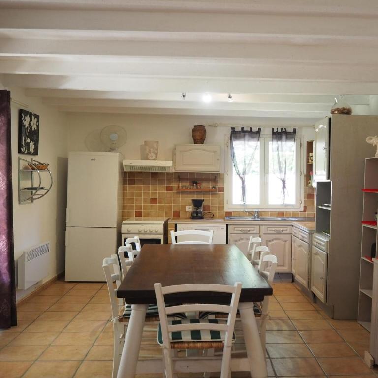 Villa in Vaison near Mont Ventoux - Maison de Vacances 4 Chambres - 3