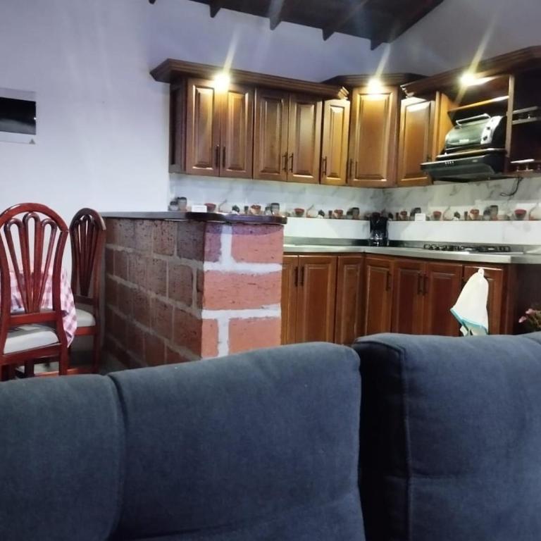 Apartamento amplio con balcón en Jardín, Antioquia - Three-Bedroom Apartment with Balcony - 8