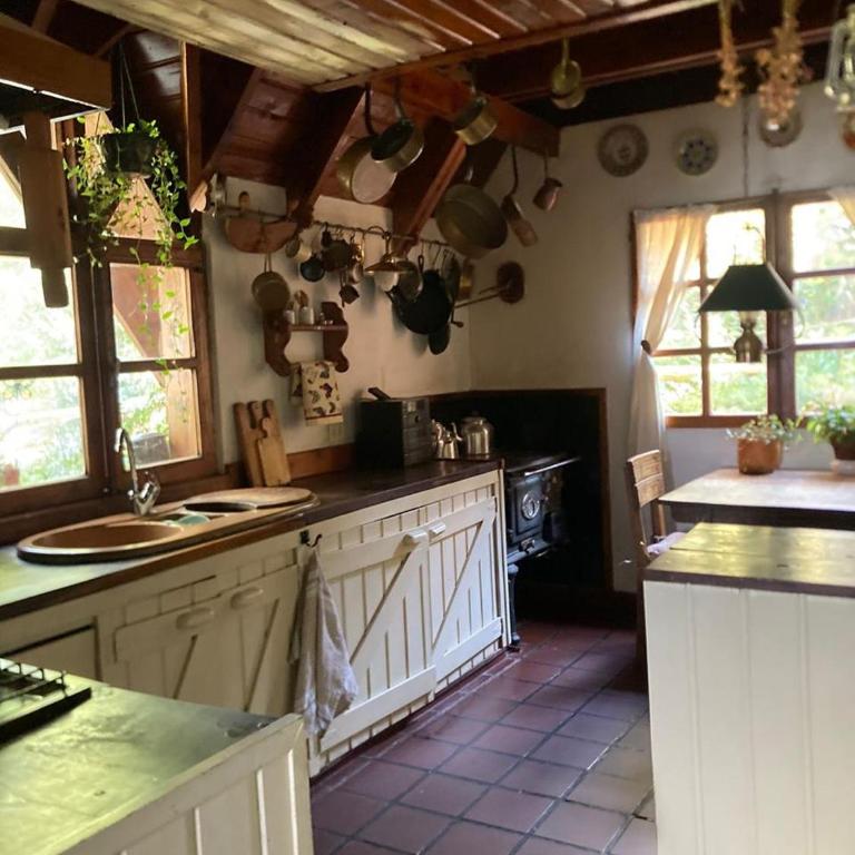 Casa Patagónica con Vista al Lago y Jardín Ideal Familias en Bariloche - Casa de 3 dormitorios - 37