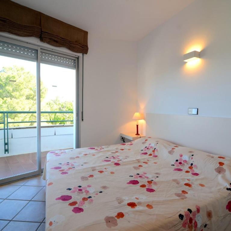 Apartment near town with 2 rooms - Two-Bedroom Apartment - 3