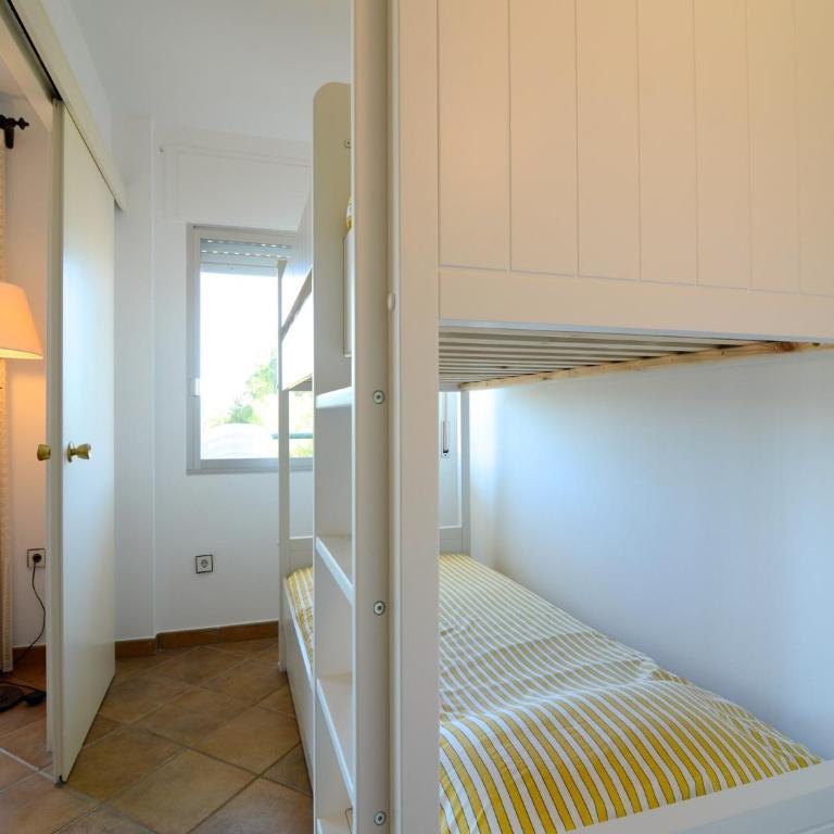 Apartment near town with 2 rooms - Two-Bedroom Apartment - 12