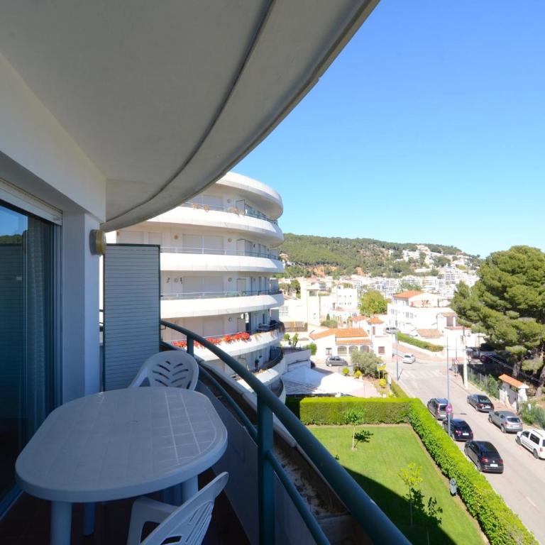Apartment near town with 2 rooms - Two-Bedroom Apartment - 16