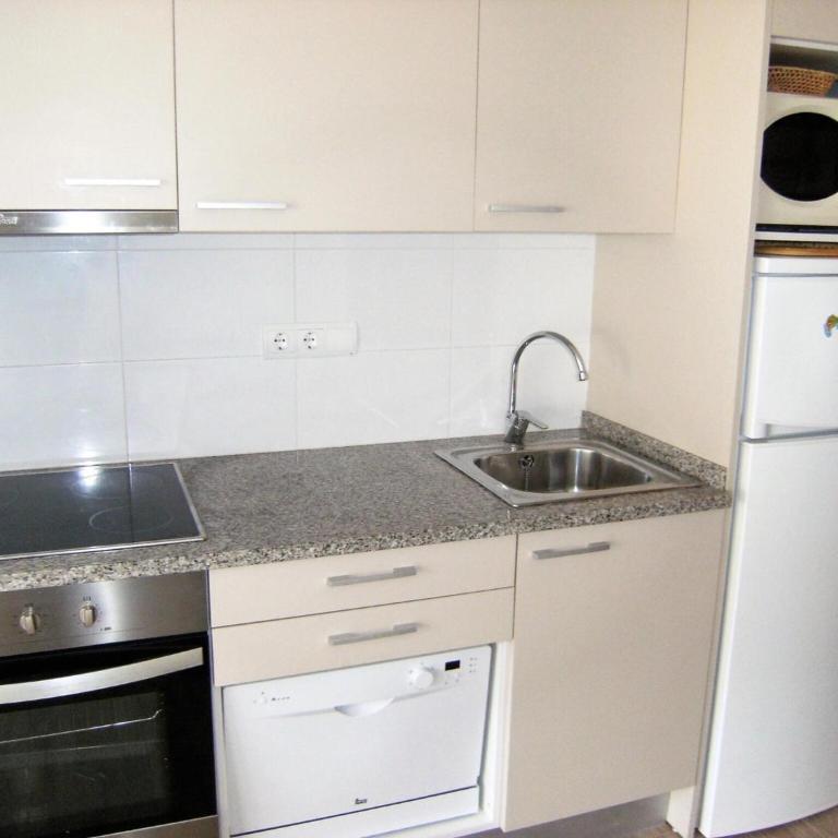 Apartment for 5 people with garden - Two-Bedroom Apartment - 10