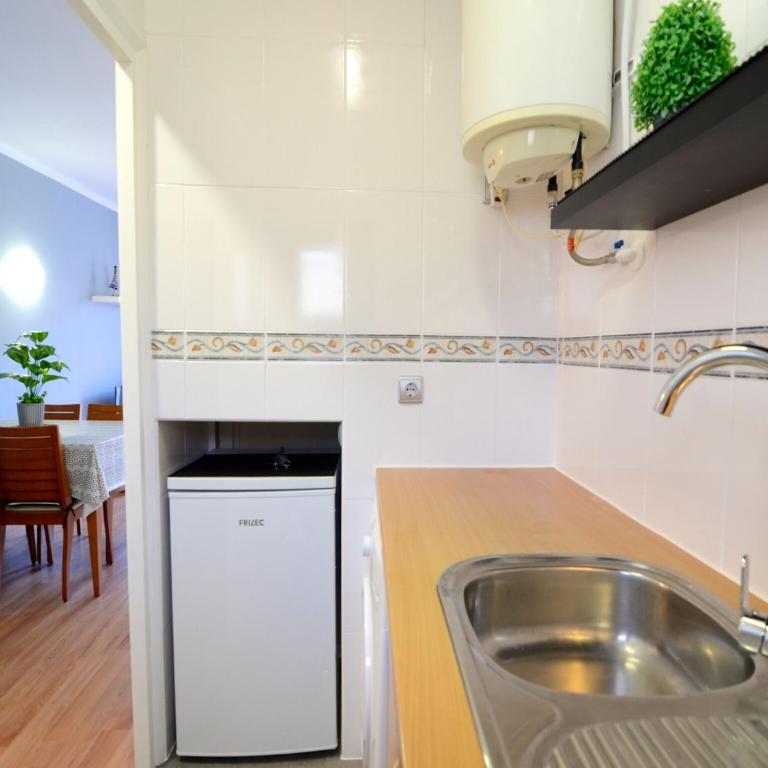 Els Pins apartment in Estartit - One-Bedroom Apartment - 10