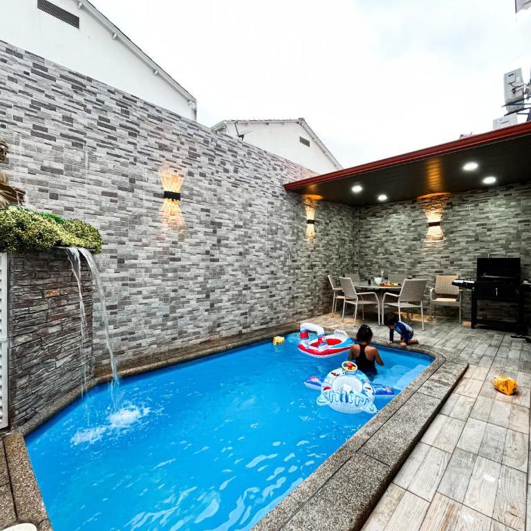 Villa con piscina privada y BBQ, 3 habitaciones, 5 camas, seguridad 24-7 - Three-Bedroom Villa - 5