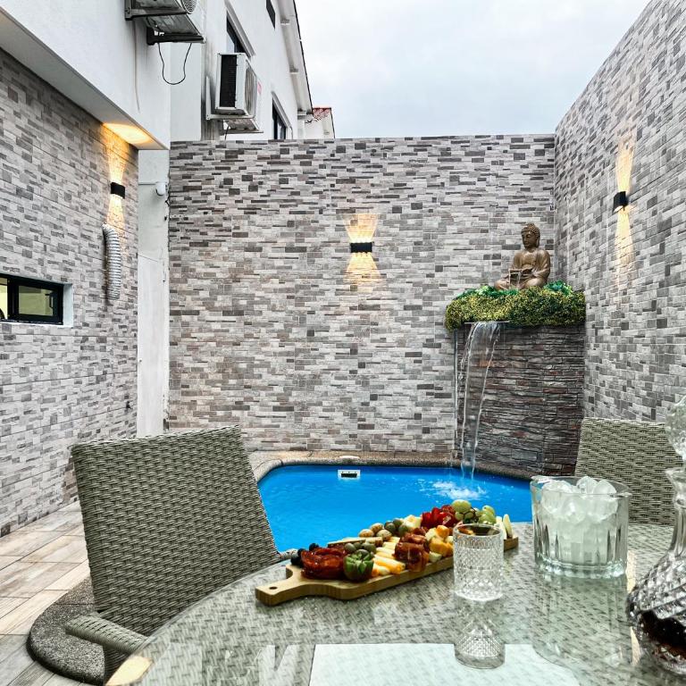 Villa con piscina privada y BBQ, 3 habitaciones, 5 camas, seguridad 24-7 - Three-Bedroom Villa - 80