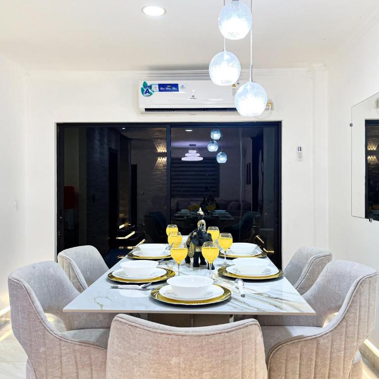 Villa con piscina privada y BBQ, 3 habitaciones, 5 camas, seguridad 24-7 - Three-Bedroom Villa - 49