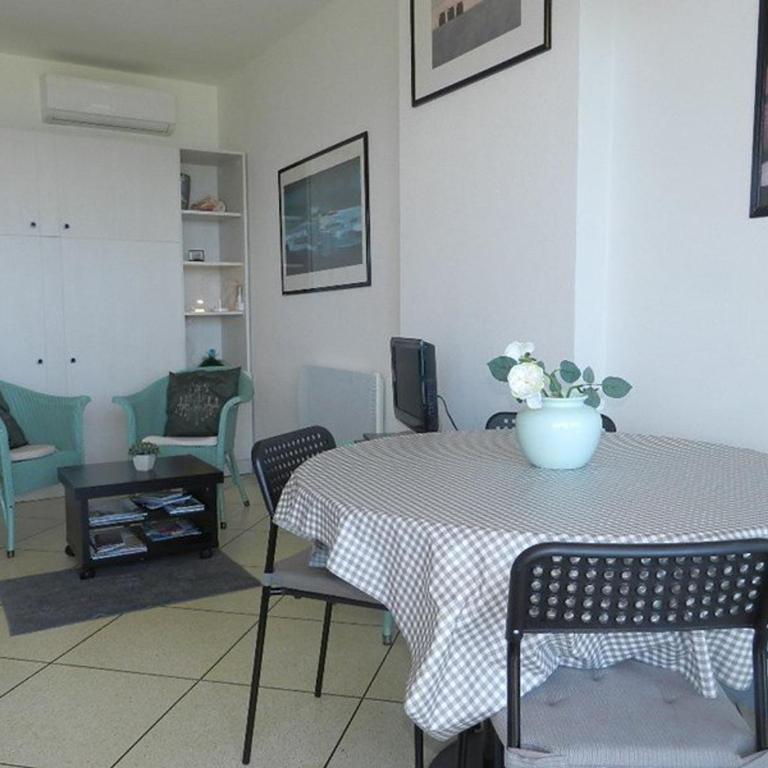 Studio 3 couchages climatisé avec parking en bord de mer au Lavandou - FR-1-251-893 - Apartment - 6