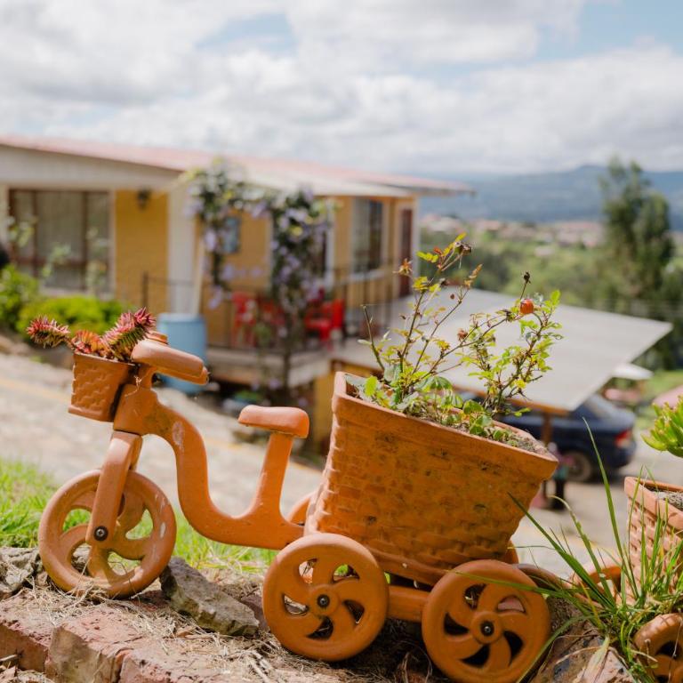 La Rosaleda - Hermosa finca, vista al lago, bosque privado y BBQ - Casa - 14