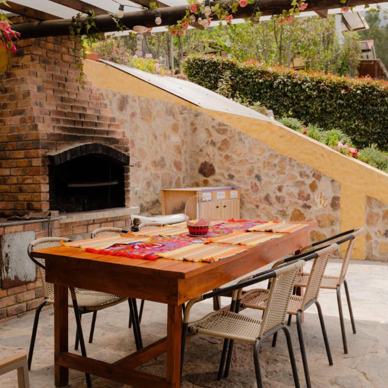 La Rosaleda - Hermosa finca, vista al lago, bosque privado y BBQ - Casa - 11