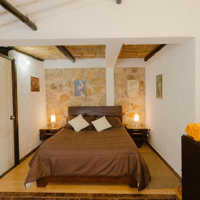 La Rosaleda - Hermosa finca, vista al lago, bosque privado y BBQ - Casa - 24
