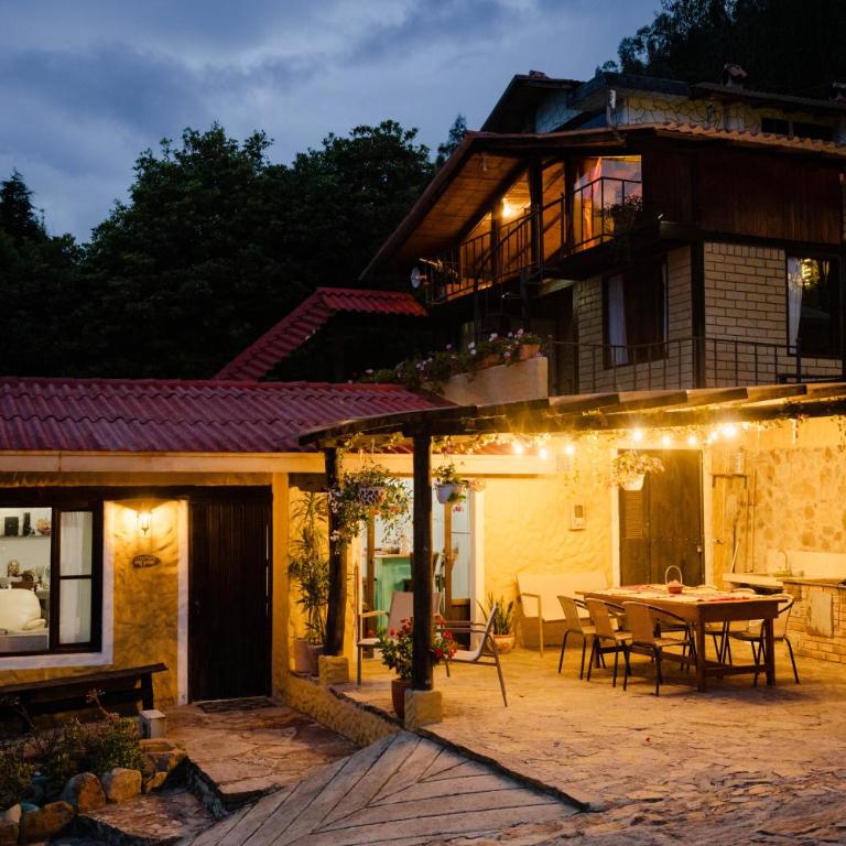La Rosaleda - Hermosa finca, vista al lago, bosque privado y BBQ - Casa - 45