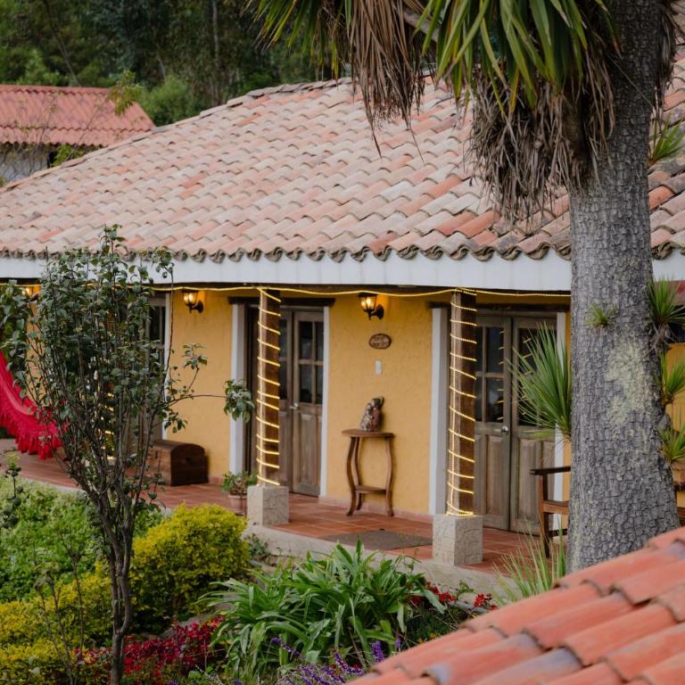 La Rosaleda - Hermosa finca, vista al lago, bosque privado y BBQ - Casa - 37