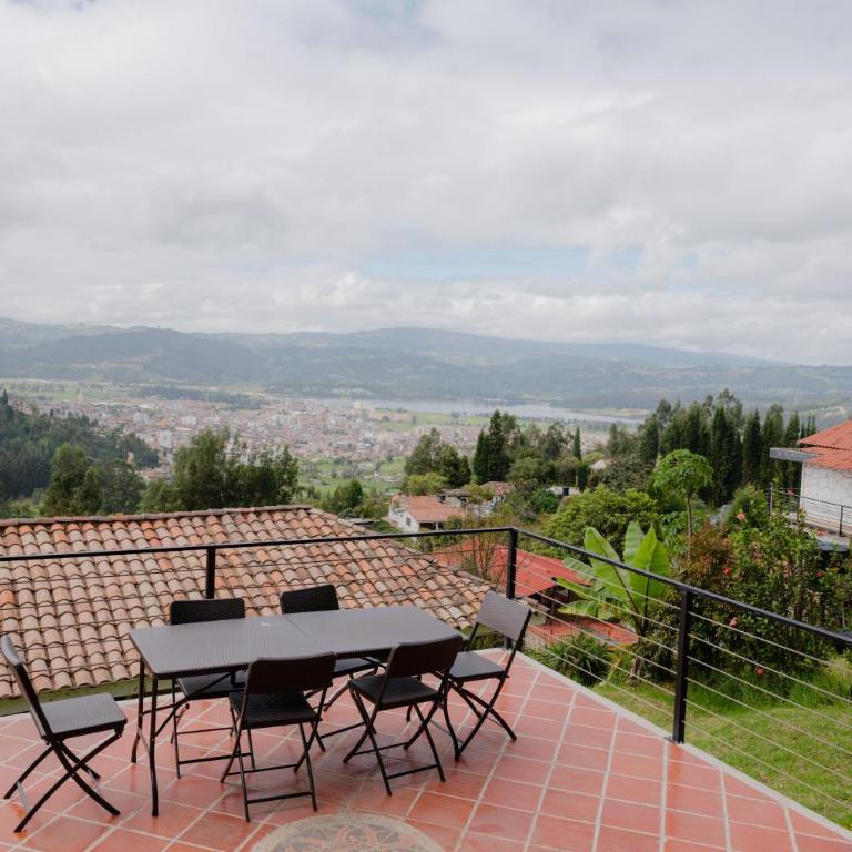 La Rosaleda - Hermosa finca, vista al lago, bosque privado y BBQ - Casa - 39