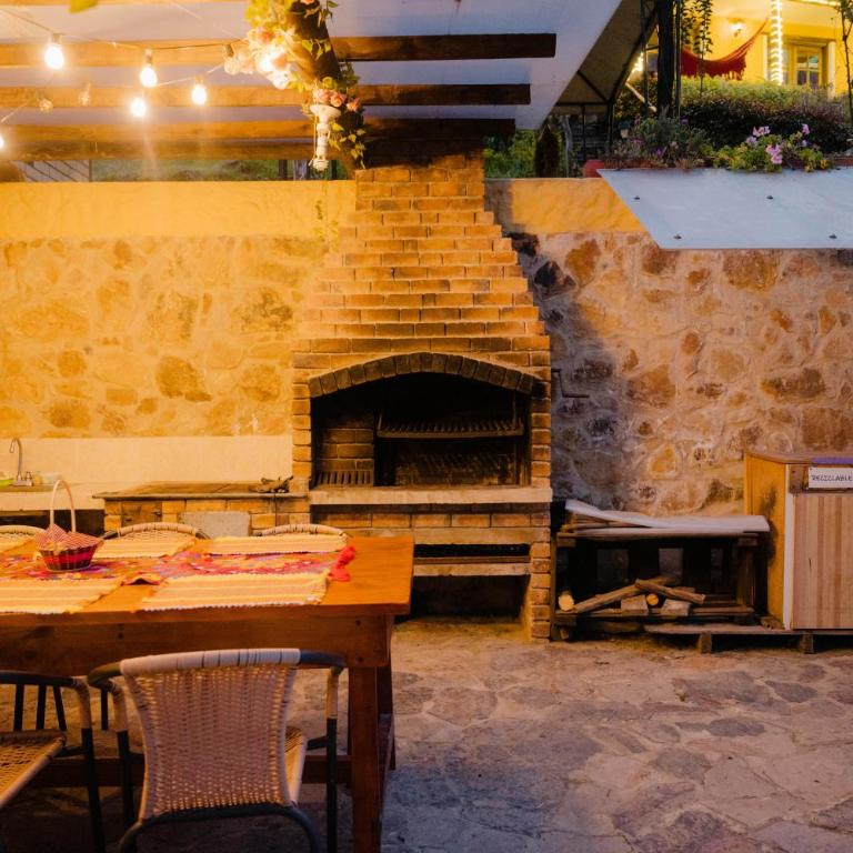 La Rosaleda - Hermosa finca, vista al lago, bosque privado y BBQ - Casa - 43
