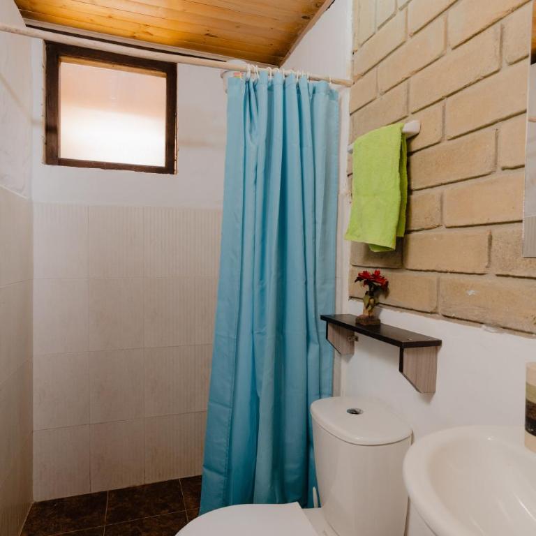 La Rosaleda - Hermosa finca, vista al lago, bosque privado y BBQ - Casa - 18