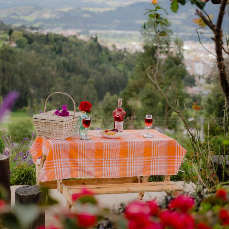 La Rosaleda - Hermosa finca, vista al lago, bosque privado y BBQ - Casa - 40