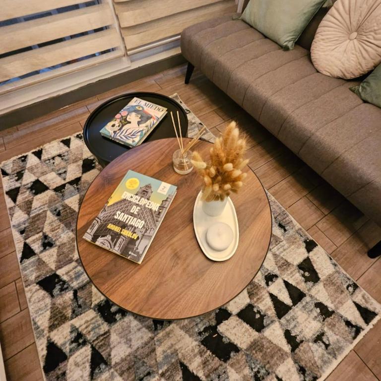 Encalada Apartments by Mr BnB - One-Bedroom Apartment with Balcony - 1
