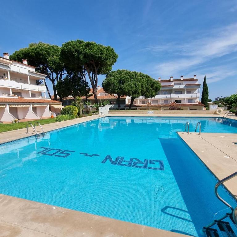 Apartamento con terraza a 400m de la playa de Riells - HISP-236-184 - Apartment - 1