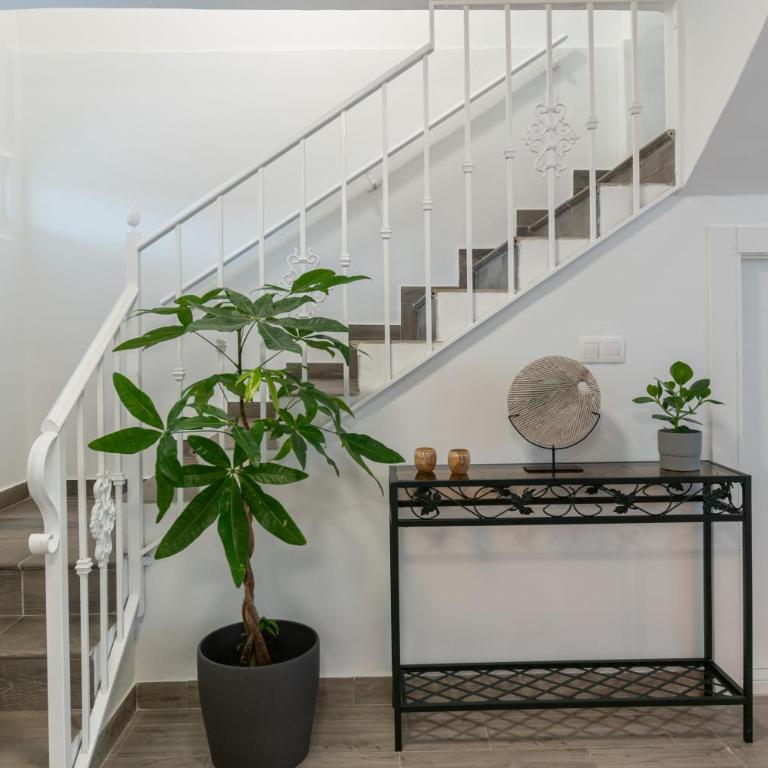 Satu Granada Modern Apartment in the Albaicín - Three-Bedroom Apartment - 9