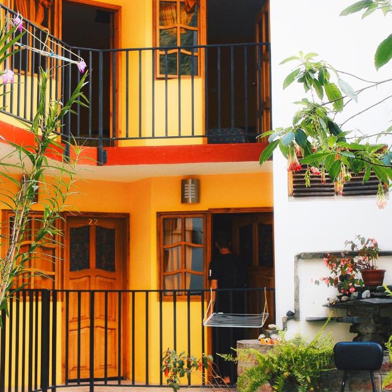 Hostal Timara - Single Room with Shared Bathroom - 1