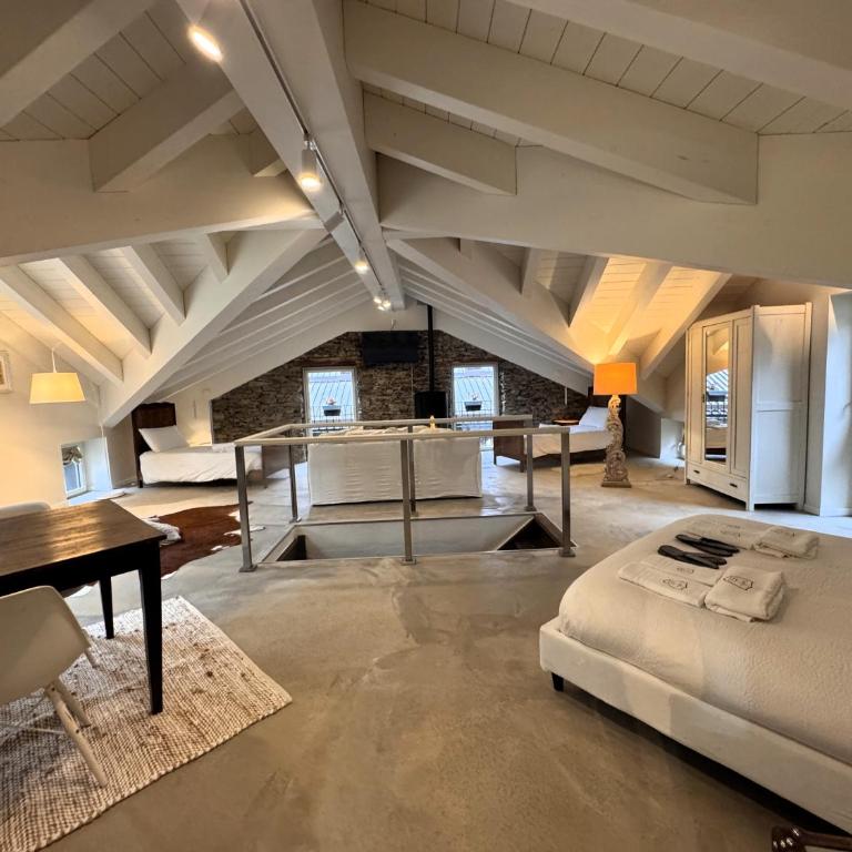 Antica Foresteria Karolingia - Suite Familiare Deluxe - 1