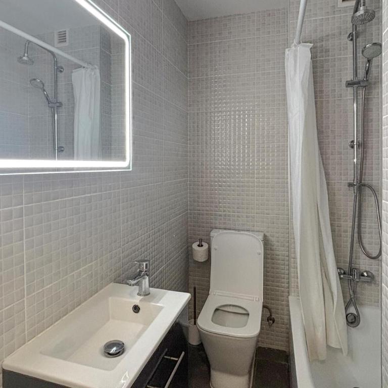 Awesome Apartment In Benalmadena - Apartamento - 7