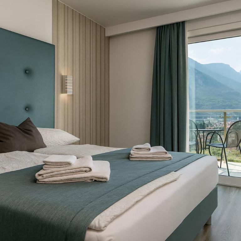 Hotel Benacus Panoramic - Camera Matrimoniale Deluxe con Vista Lago - 5