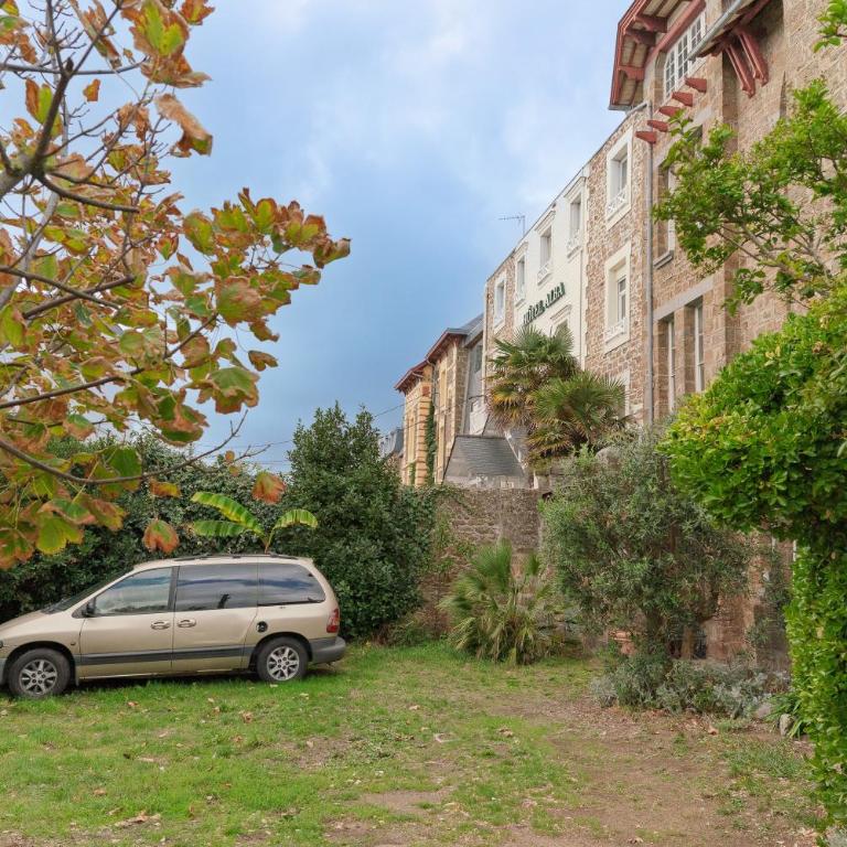 Le Cœur d'une Villa Malouine - Four-Bedroom Apartment - 20