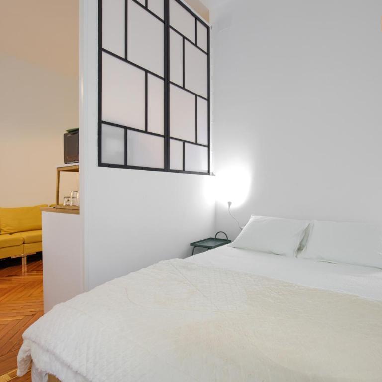 MEZZANINE ORANGE - One-Bedroom Apartment - 2