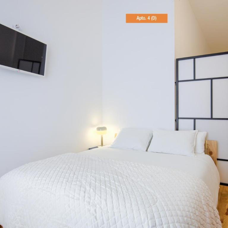 MEZZANINE ORANGE - One-Bedroom Apartment - 2