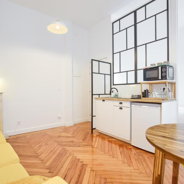 MEZZANINE ORANGE - One-Bedroom Apartment - 5